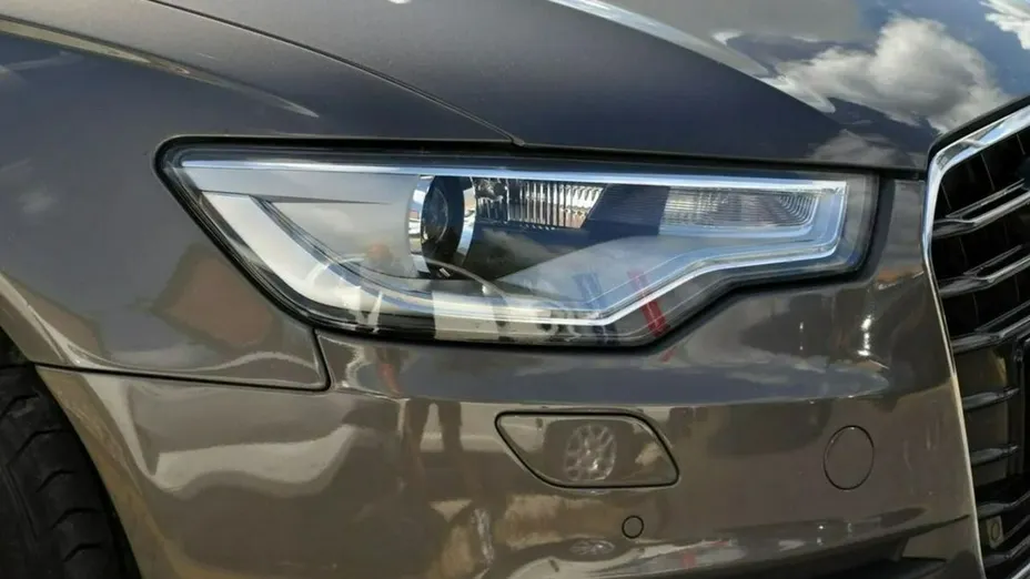 AUDI A6 -