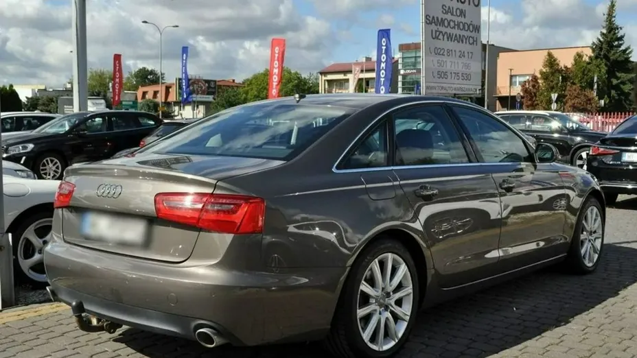 AUDI A6 -