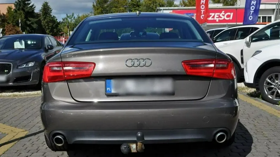 AUDI A6 -