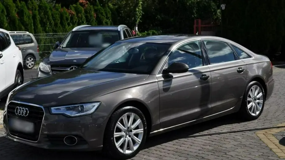 AUDI A6 -