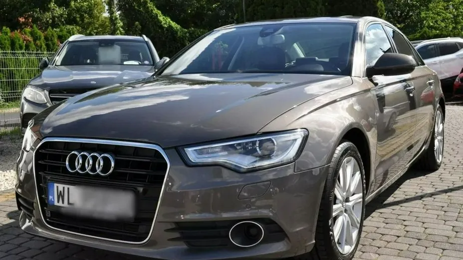 AUDI A6 -