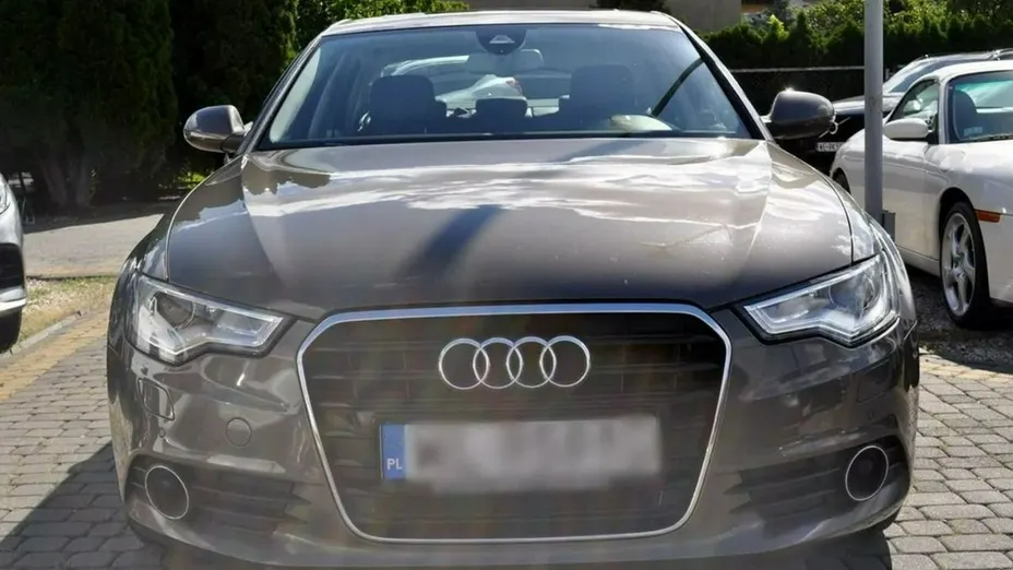 AUDI A6 -