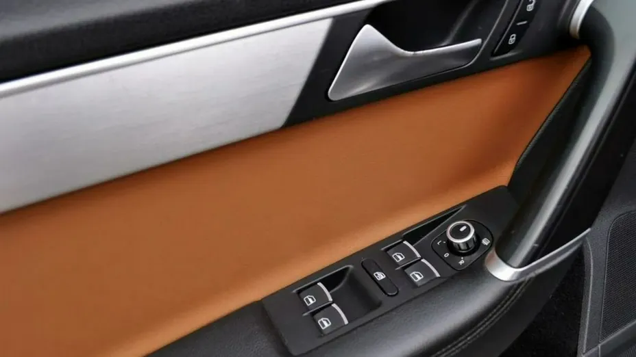 VOLKSWAGEN Passat -