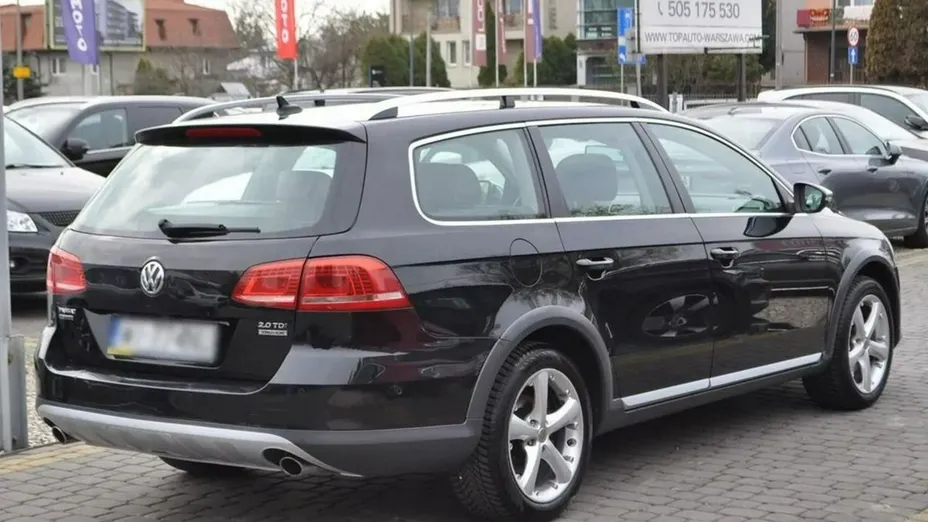 VOLKSWAGEN Passat -