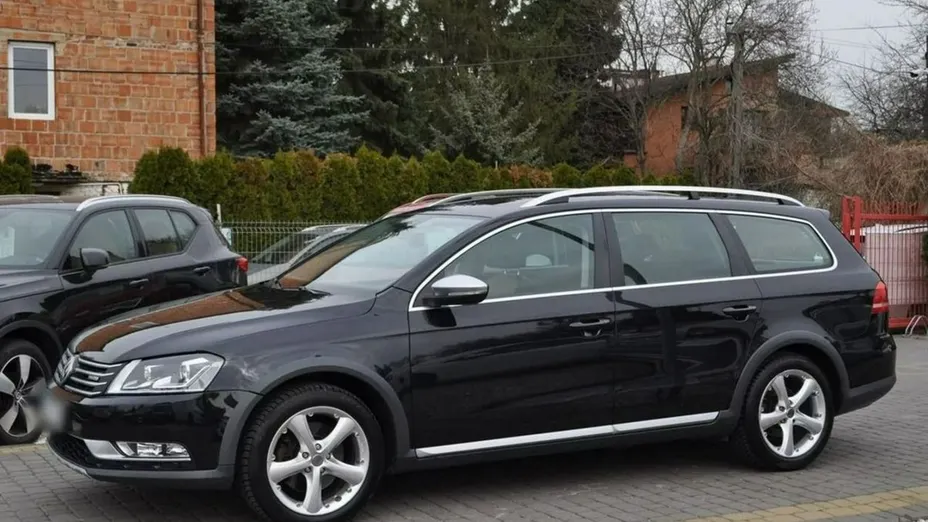 VOLKSWAGEN Passat -