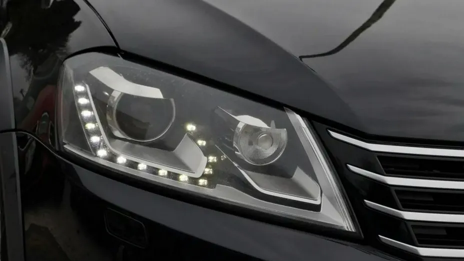 VOLKSWAGEN Passat -