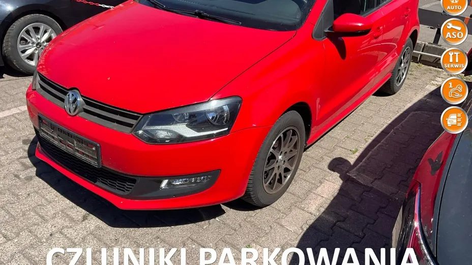VOLKSWAGEN Polo -
