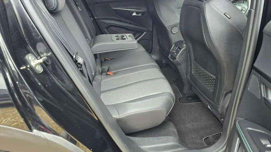 PEUGEOT 3008 -