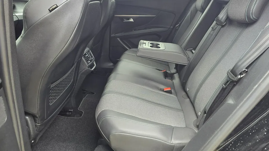 PEUGEOT 3008 -