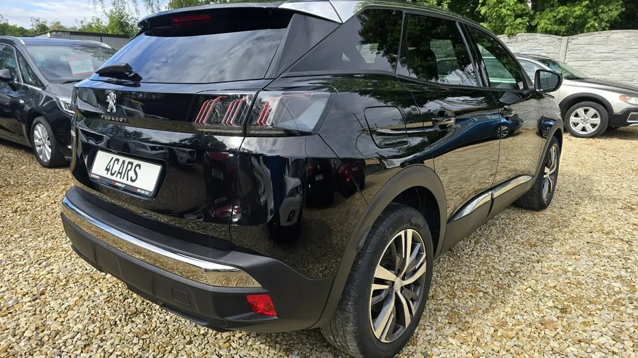 PEUGEOT 3008 -