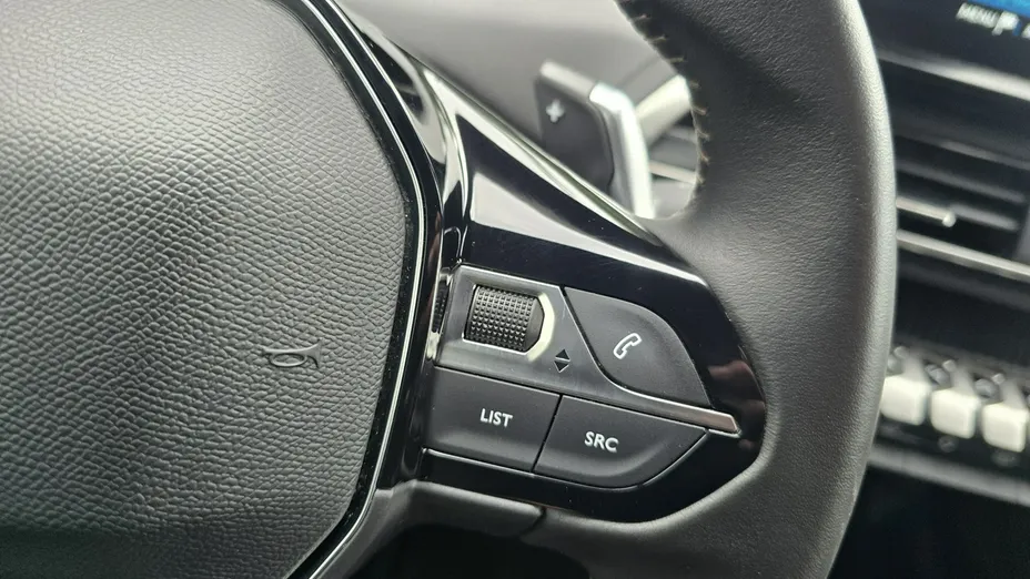 PEUGEOT 3008 -