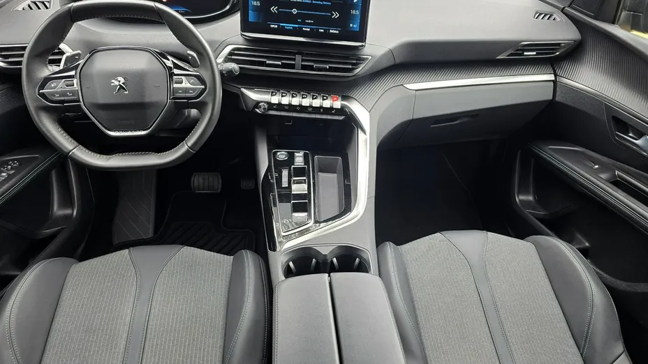 PEUGEOT 3008 -