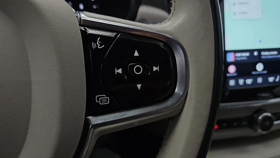 VOLVO S90 -
