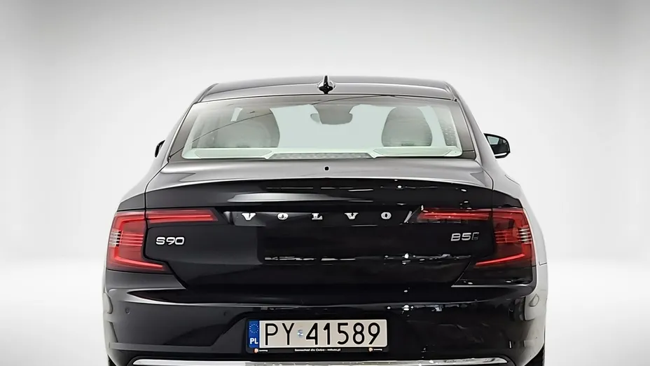 VOLVO S90 -