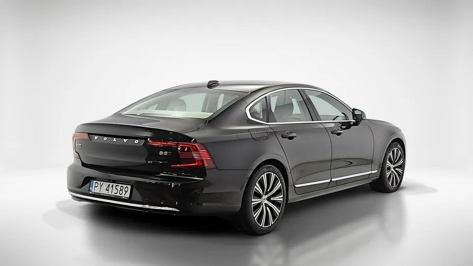 VOLVO S90 -