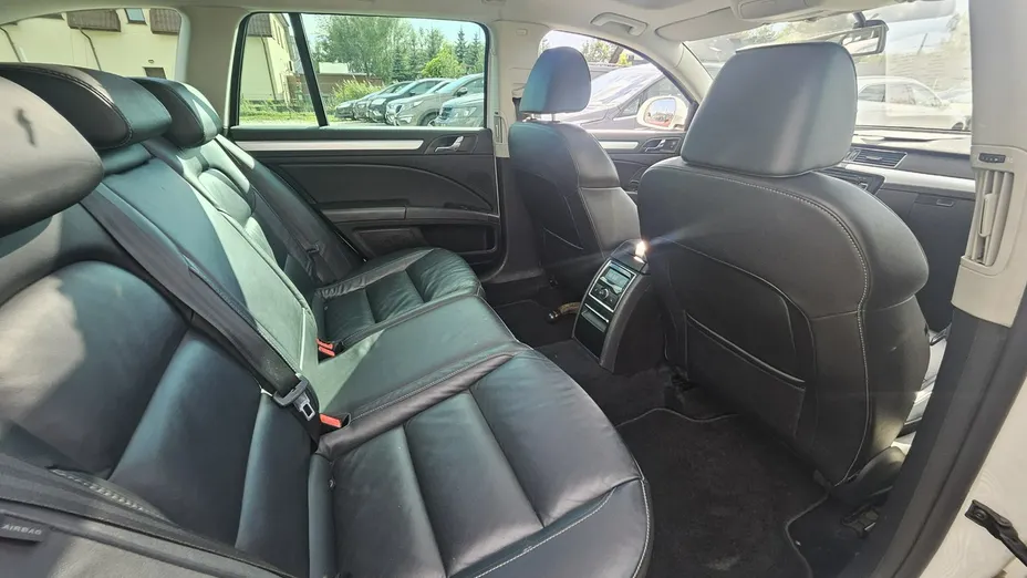 SKODA Superb -
