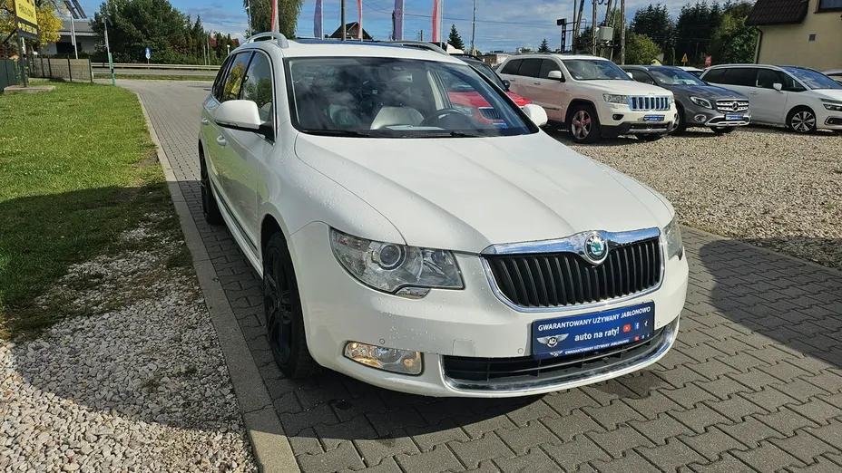 SKODA Superb -