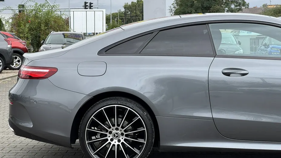 MERCEDES-BENZ E Klasa -