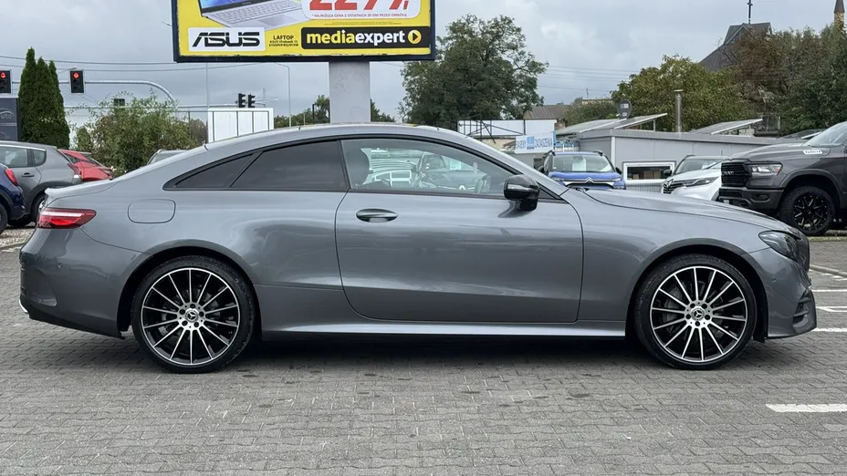 MERCEDES-BENZ E Klasa -