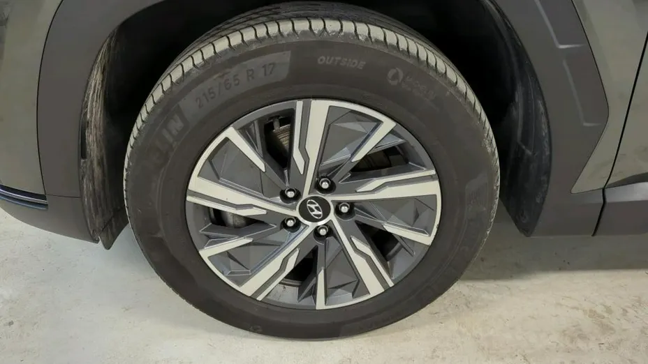 HYUNDAI Tucson -