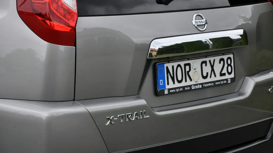 NISSAN X-Trail -