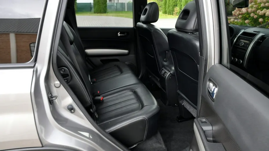 NISSAN X-Trail -