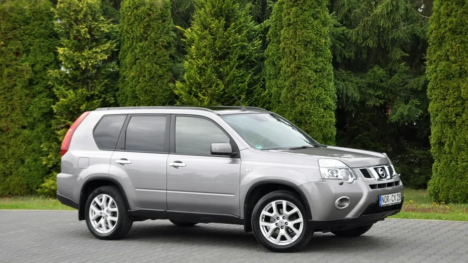 NISSAN X-Trail -