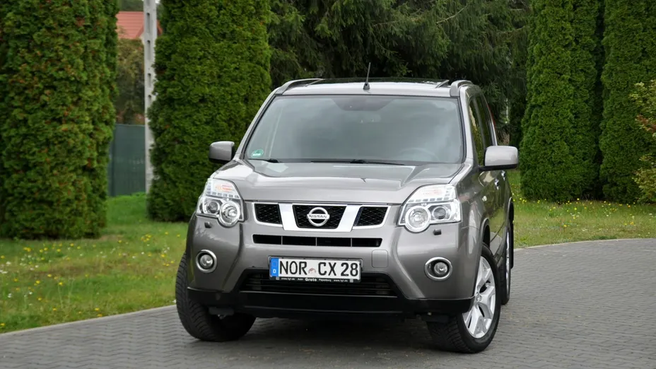 NISSAN X-Trail -