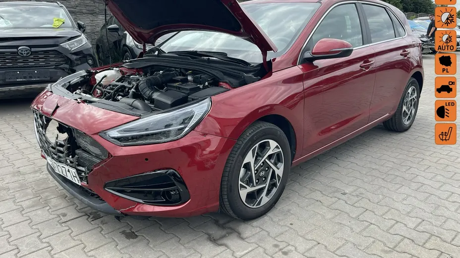 HYUNDAI i30 -