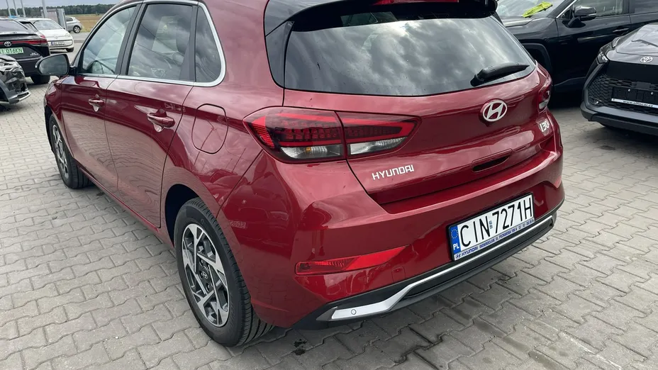 HYUNDAI i30 -