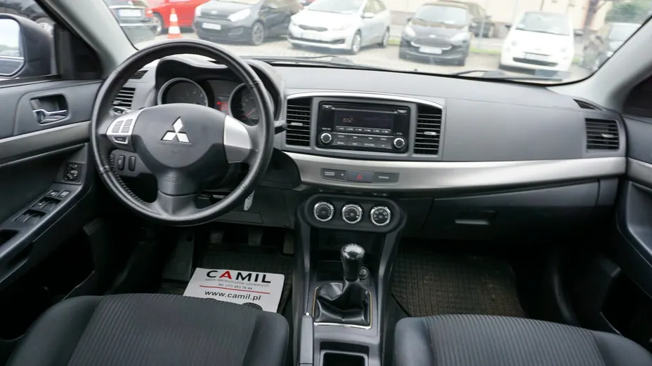 MITSUBISHI Lancer -
