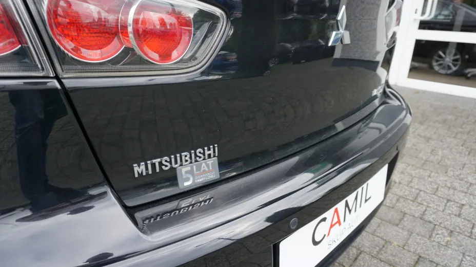 MITSUBISHI Lancer -