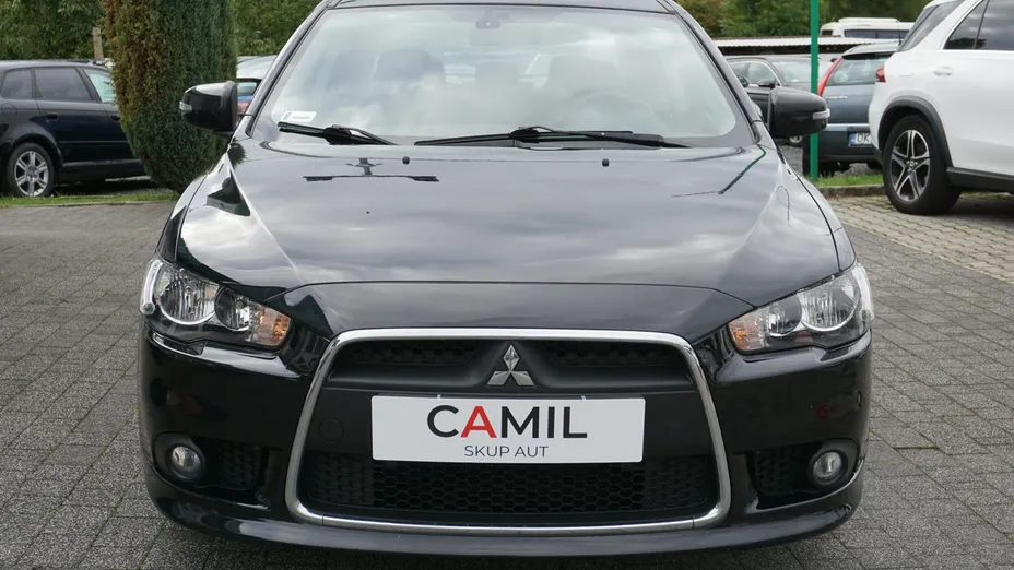MITSUBISHI Lancer -