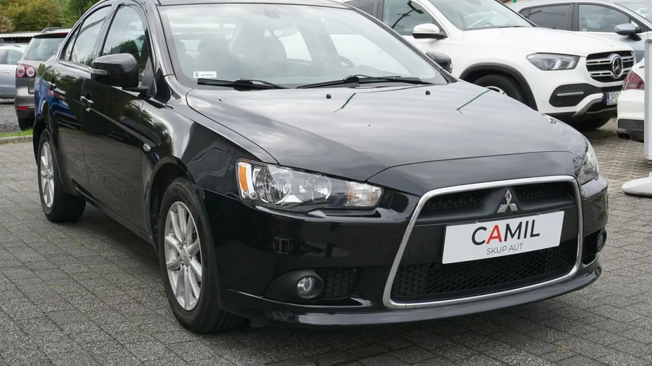 MITSUBISHI Lancer -
