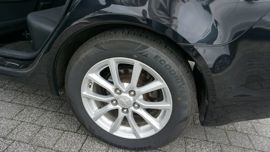 MITSUBISHI Lancer -