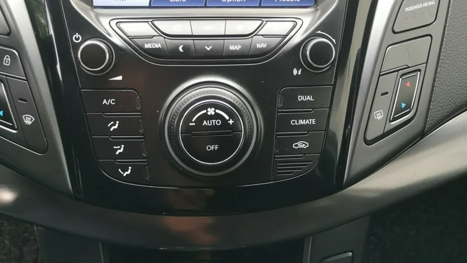 HYUNDAI i40 -