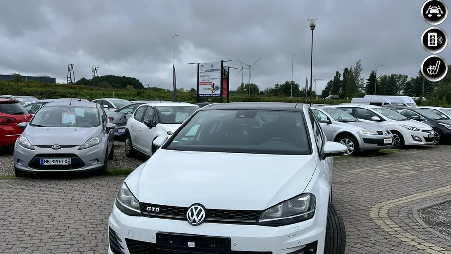 VOLKSWAGEN Golf -