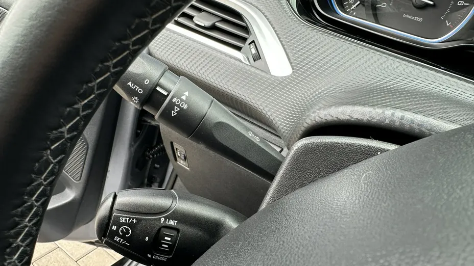 PEUGEOT 2008 -