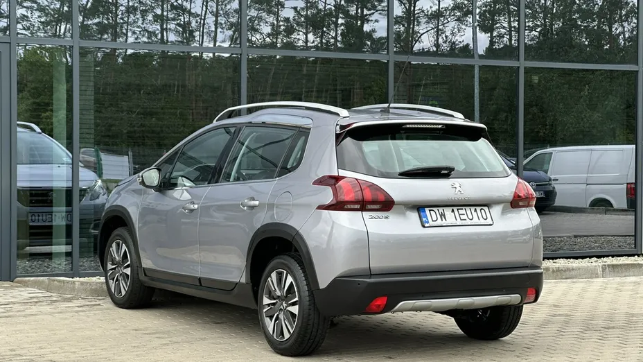 PEUGEOT 2008 -