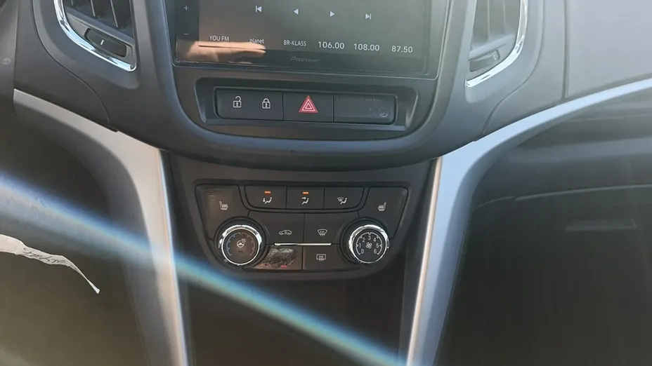 OPEL Zafira -