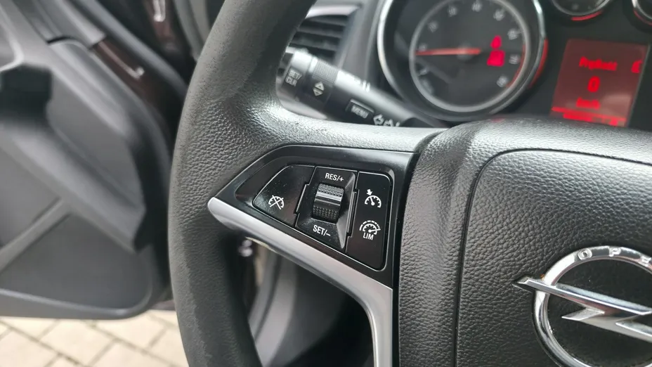OPEL Astra -