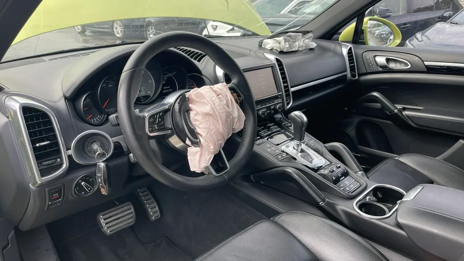 PORSCHE Cayenne -