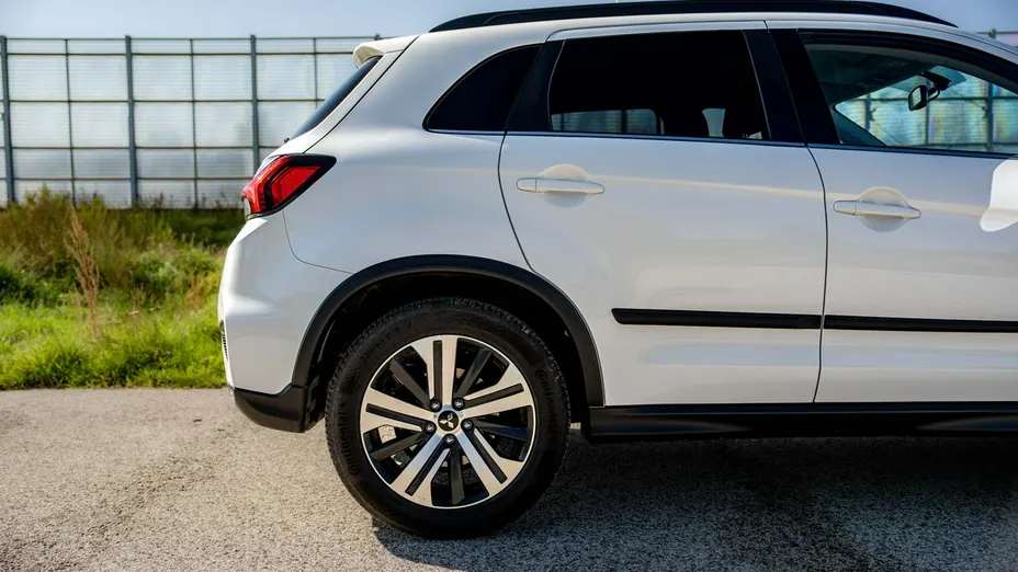 MITSUBISHI ASX -