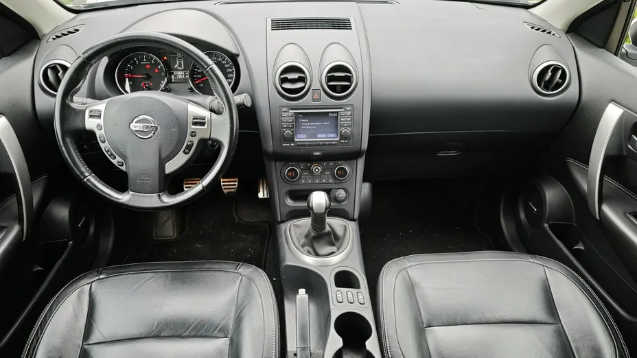 NISSAN Qashqai -