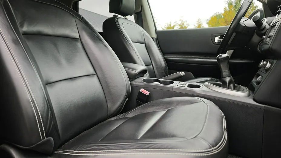 NISSAN Qashqai -