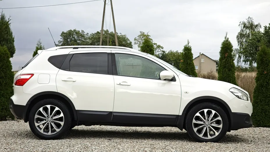 NISSAN Qashqai -