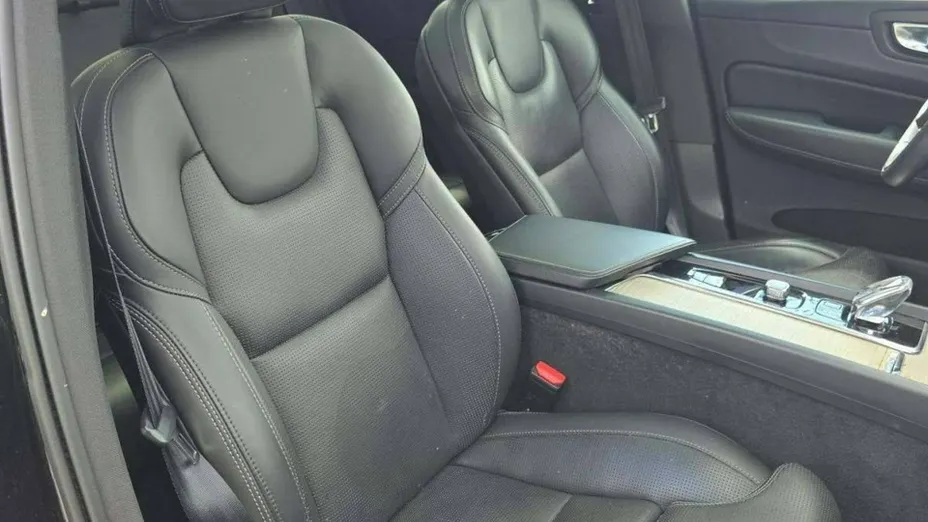 VOLVO XC60 -