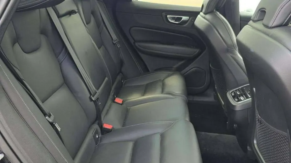 VOLVO XC60 -