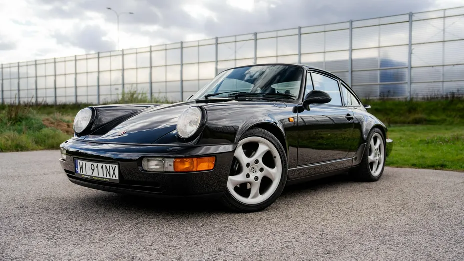 PORSCHE 911 -
