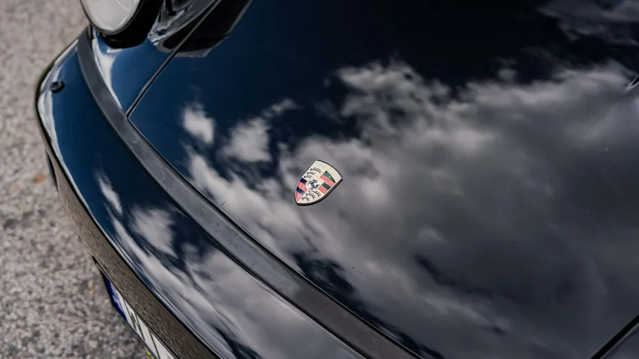 PORSCHE 911 -